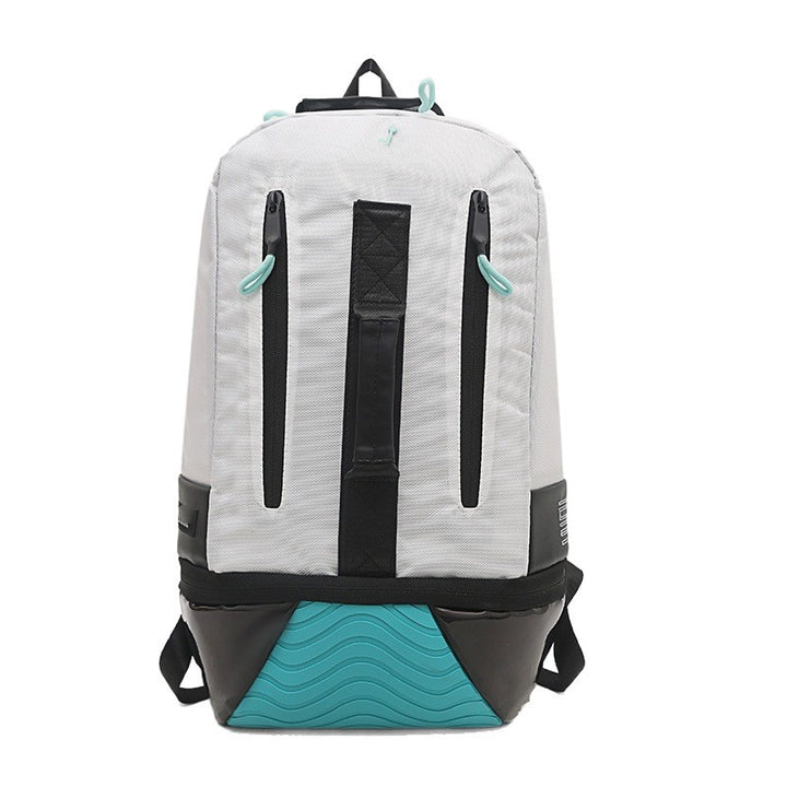 Sporty backpack with insulating bottom and water-repellent surface Bowlift