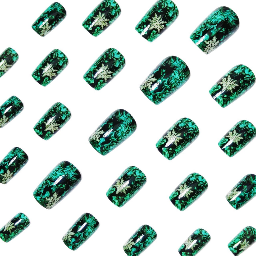 Creative artificial nails with a winter snowflake design Bowlift