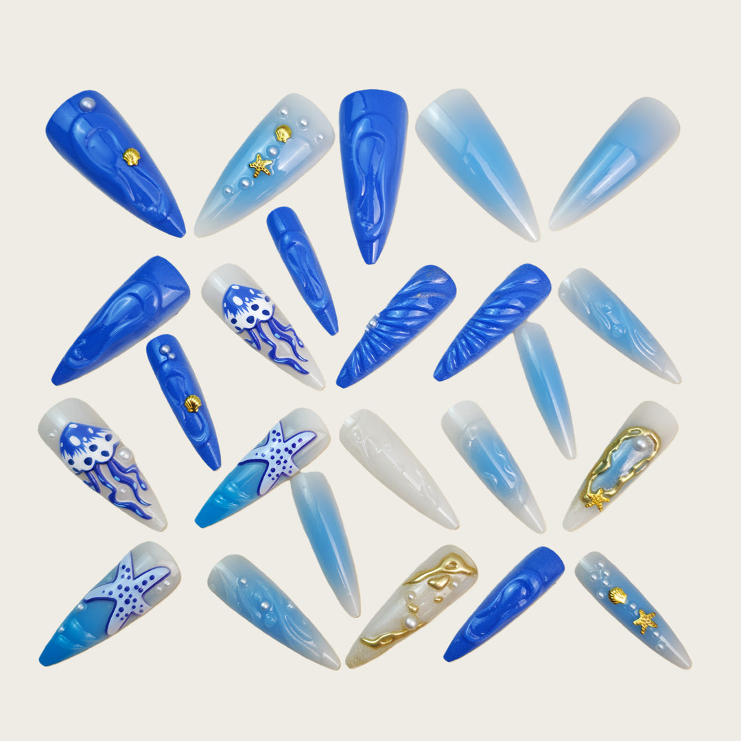 Exclusive artificial nails with maritime design Bowlift