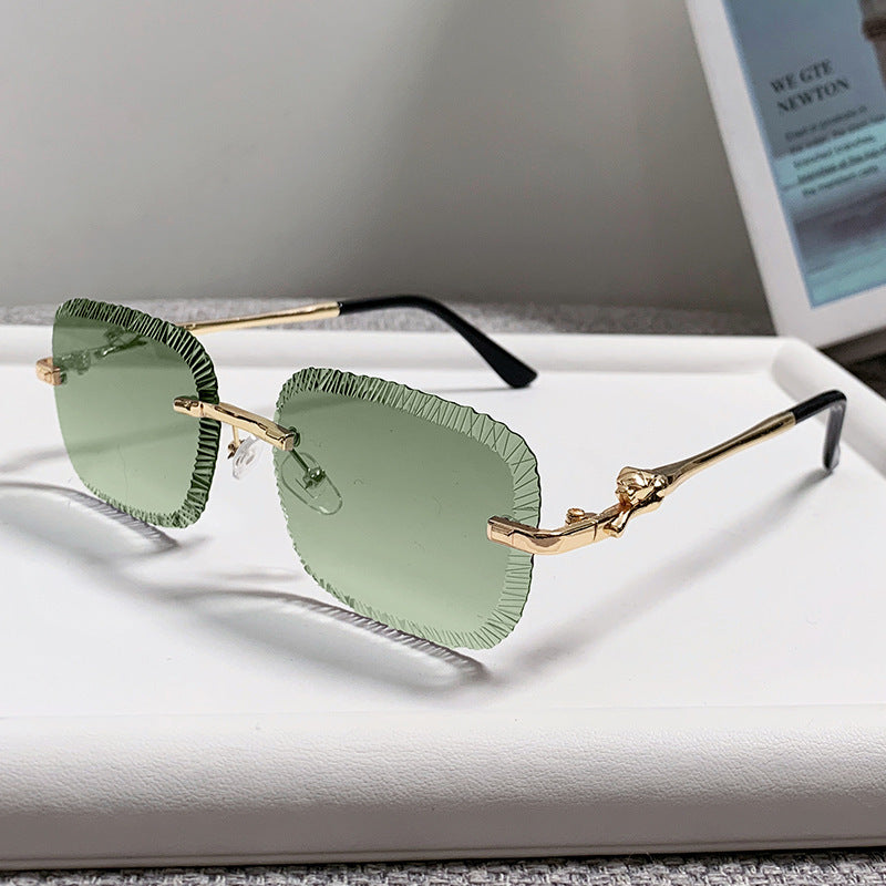Women's fashionable sunglasses with textured frame and subtle gradient Bowlift