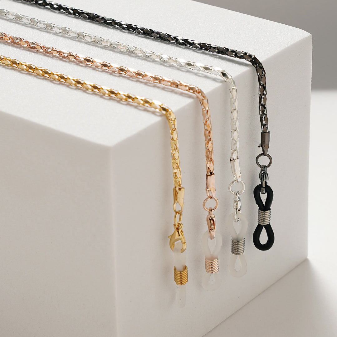 Elegant Pearl-Embellished Chain Bowlift