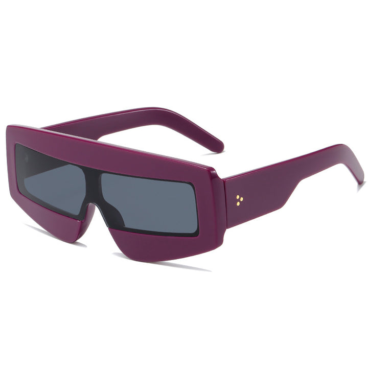 Women futuristic sunglasses in chunky design Bowlift