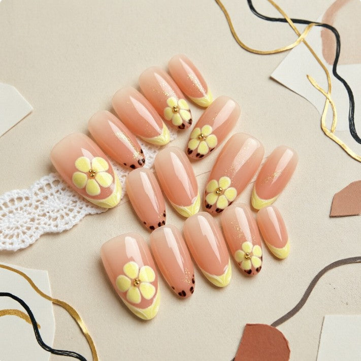 Artificial nail with floral motif Bowlift