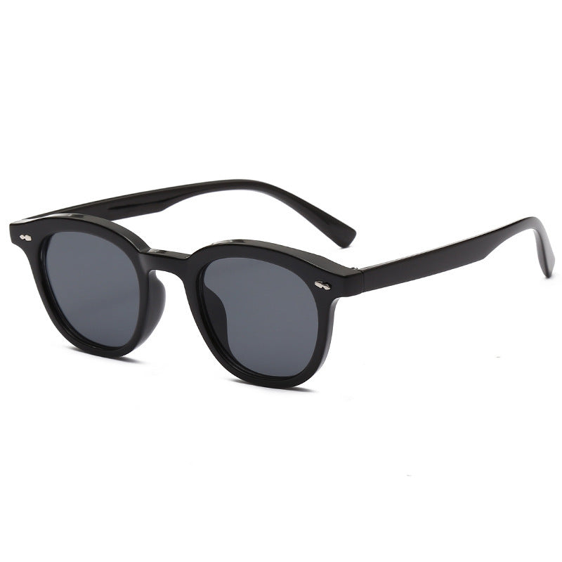 Ladies stylish sunglasses with classic retro design Bowlift
