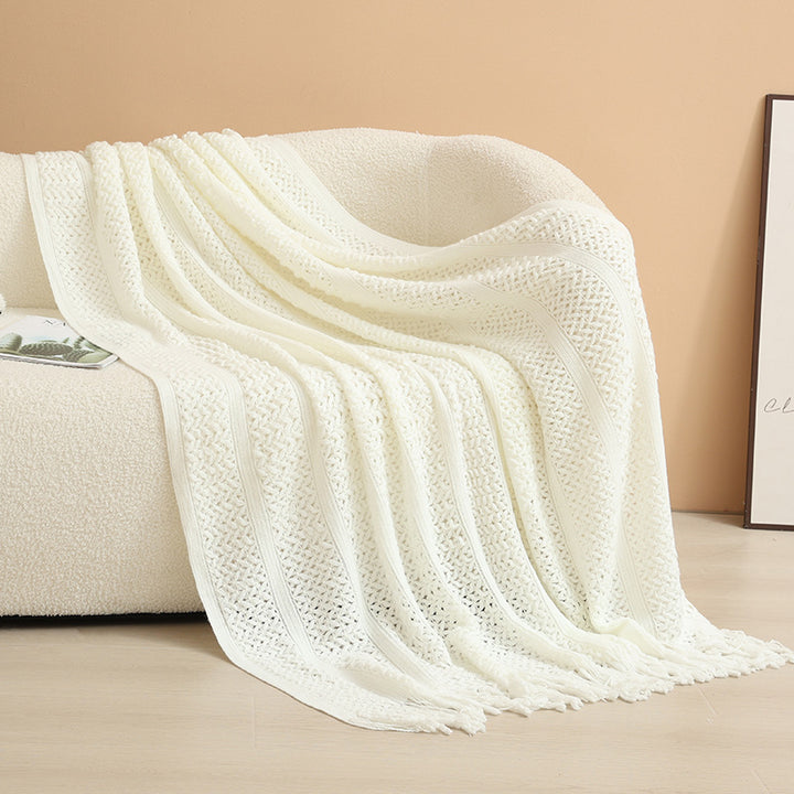 Women knitted throw blanket with fringes Bowlift