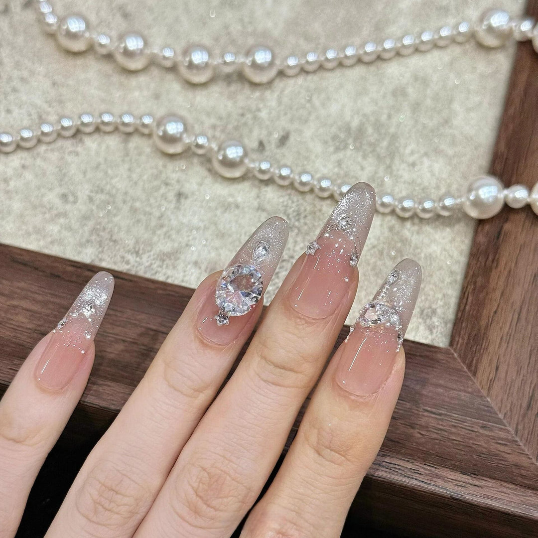 Artificial artificial nails with luxurious glitter and rhinestone design Bowlift