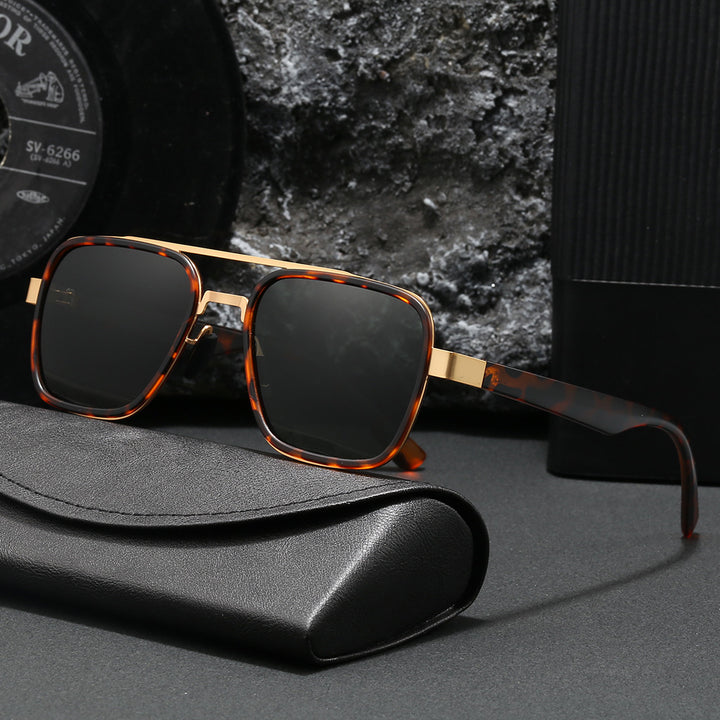 Ladies' fashionable sunglasses with square frame and innovative lenses Bowlift