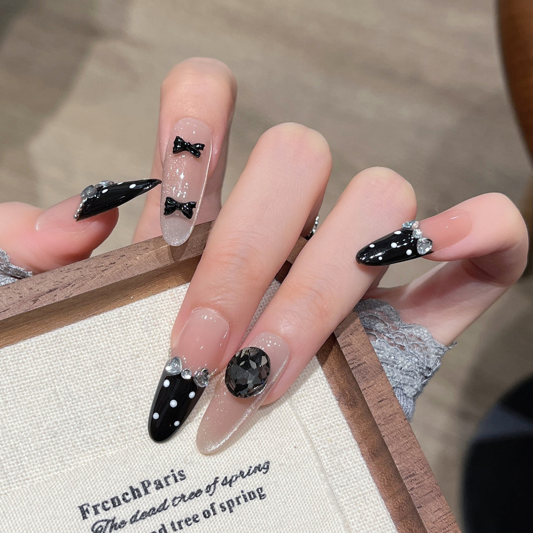 Decorative Rhinestone-Embellished Press-On Nail Extensions Bowlift