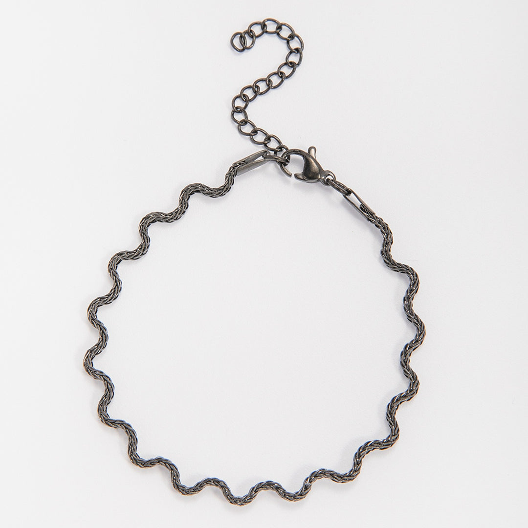 Elegant Wavy Chain Necklace Bowlift