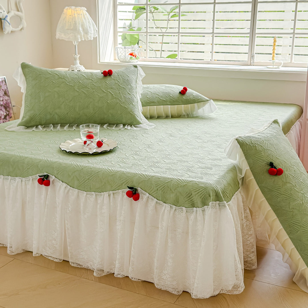 Women's bedspread with playful ruffle design and elegant texture Bowlift
