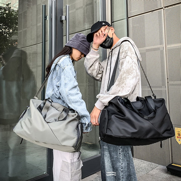 Sporty and Elegant Travel Bag Bowlift
