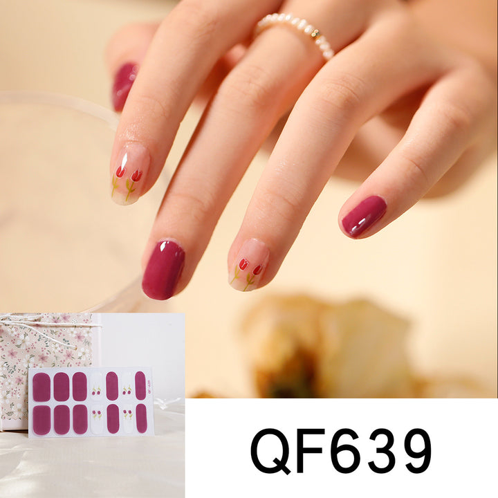 Artificial nail design with heart motif Bowlift