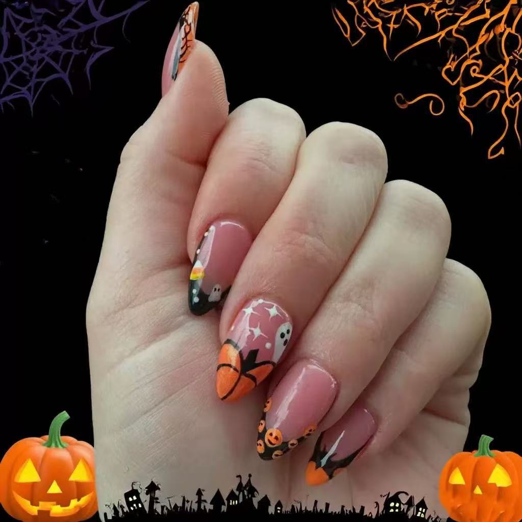 Nail art set with creative Halloween designs Bowlift