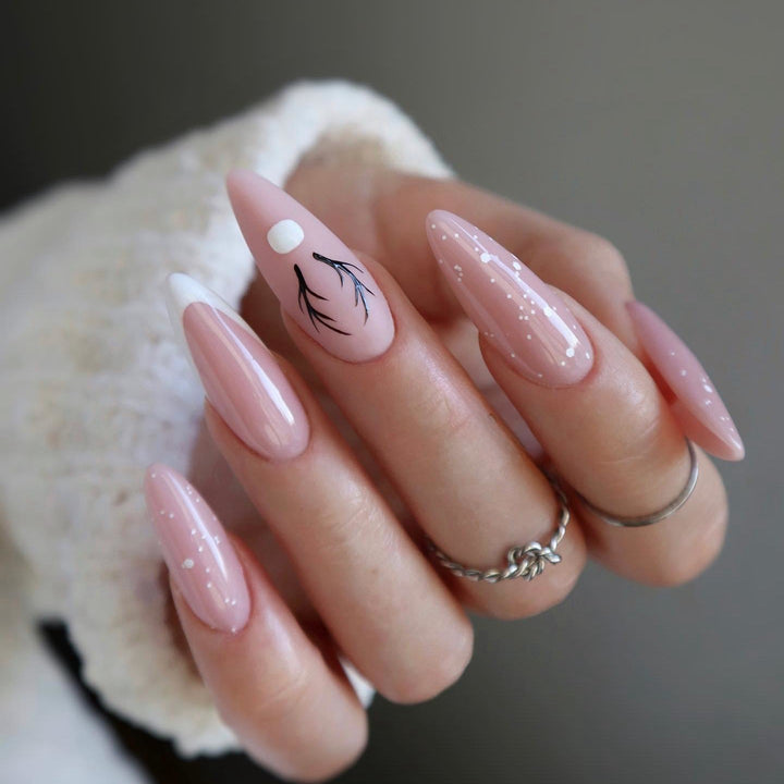 Artistic Almond-Shaped Nail Extensions Bowlift