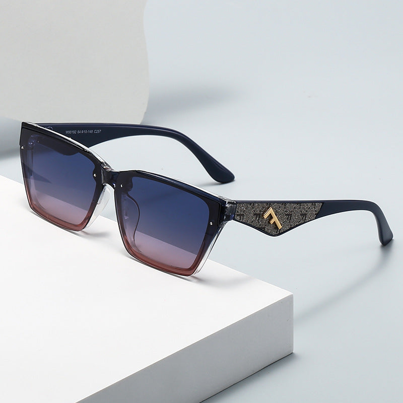 Women's square sunglasses with matte frame and fashionable accents Bowlift