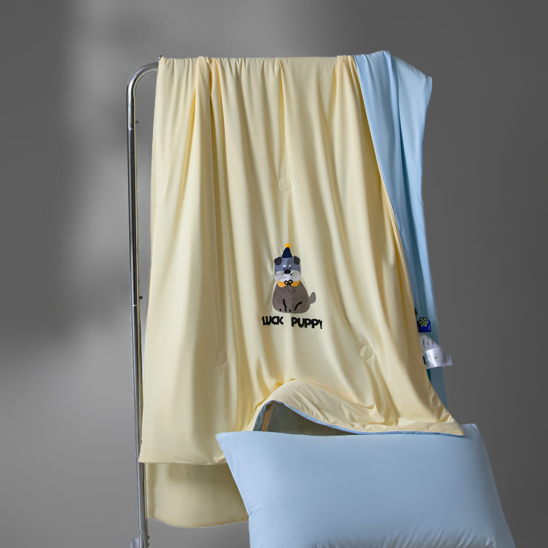 Ladies cozy microfiber blanket with cheerful pattern Bowlift