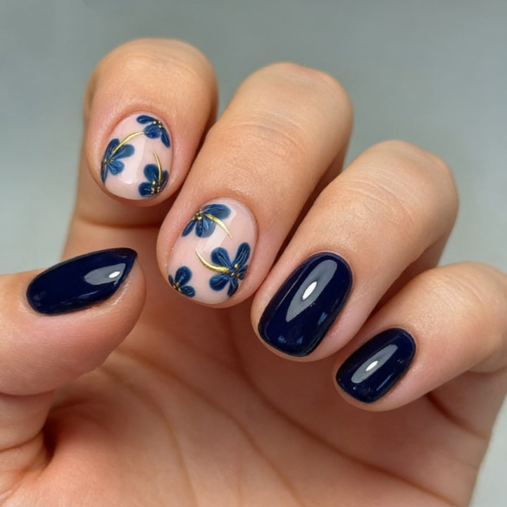 Artificial nails with elegant flower design Bowlift