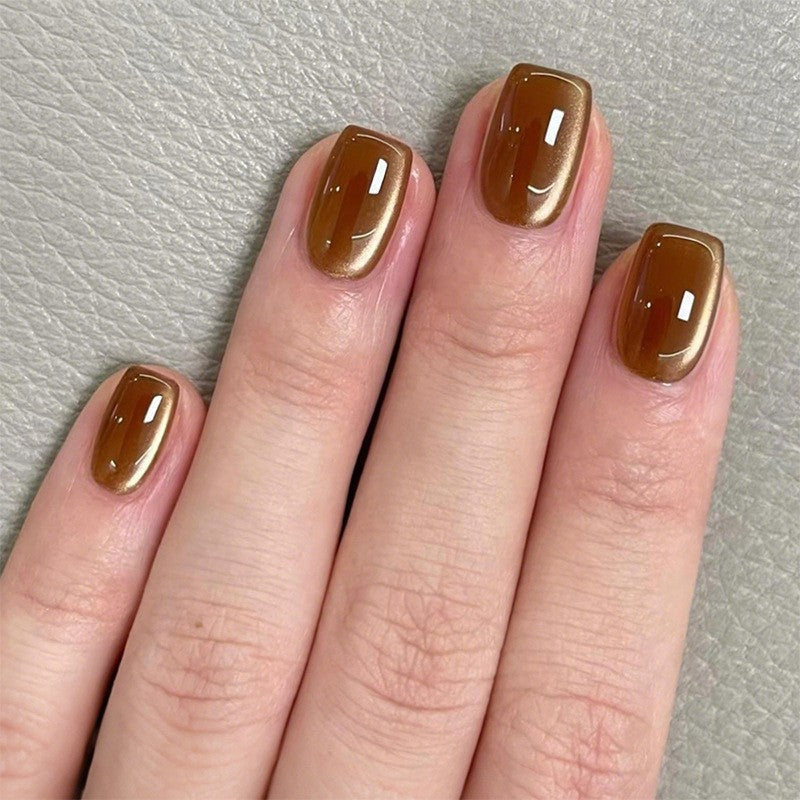 Elegant Press-On Nail Art with Metallic Finish Bowlift