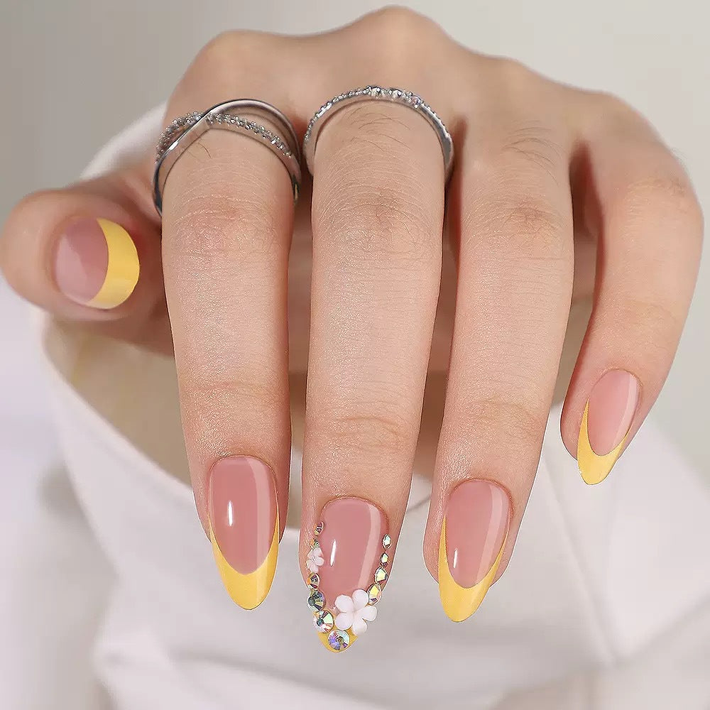 Artificial nail set with elegant French design and 3D flower decorations Bowlift