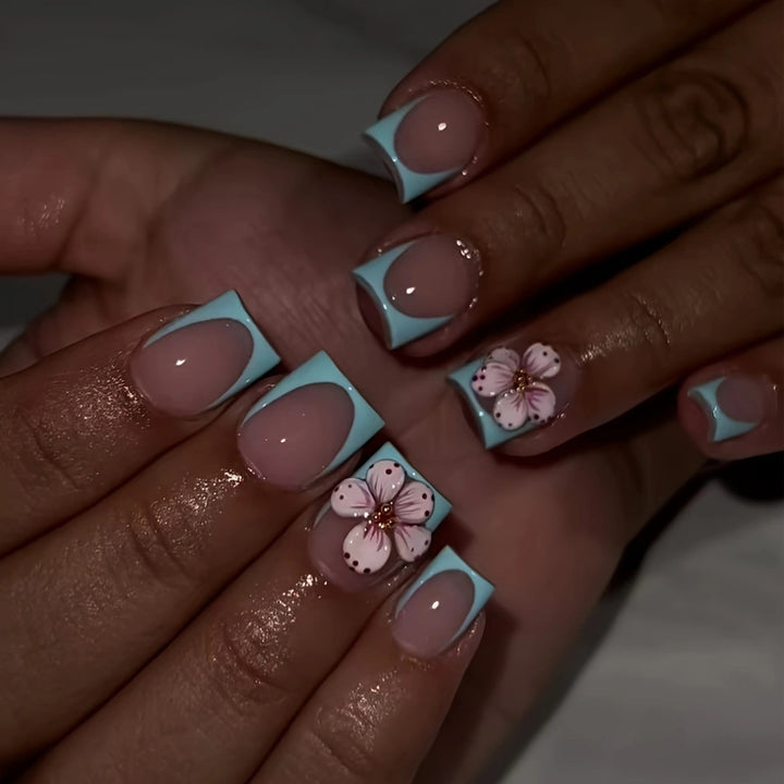Artistic Floral Design Press-On Nails Bowlift