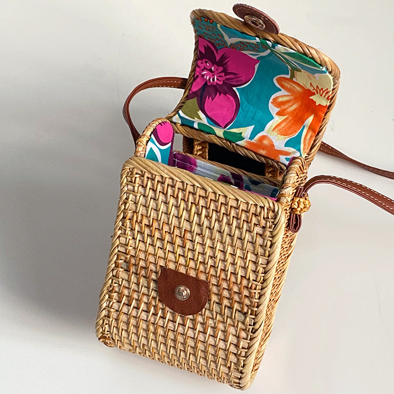Handcrafted tote bag made of braided rattan Bowlift