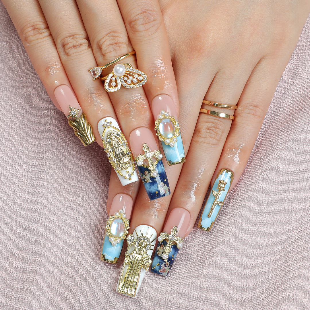 Elegant artificial nails with glamorous embellishments Bowlift