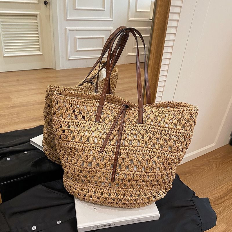 Handcrafted straw tote bag Bowlift