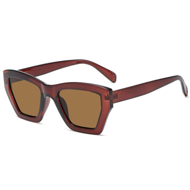 Ladies trendy sunglasses in modern geometric design Bowlift