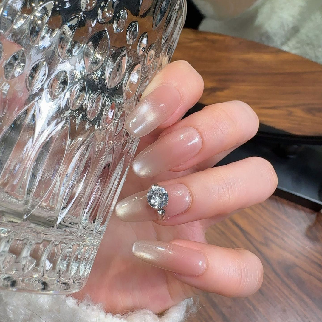Elegant Nail Art Bowlift