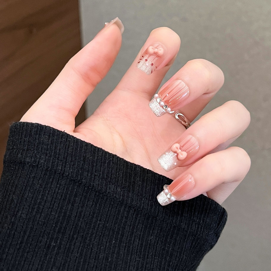 Elegantly Designed Crystal-Embellished Press-On Nail Set Bowlift