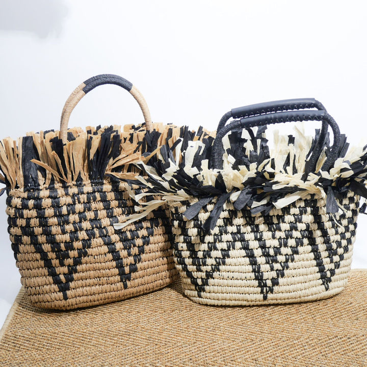 Basket bag with fringe accents Bowlift