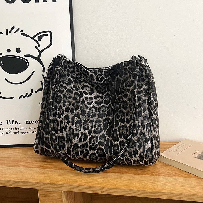 WoPremium Animal Print Shoulder Bag Bowlift