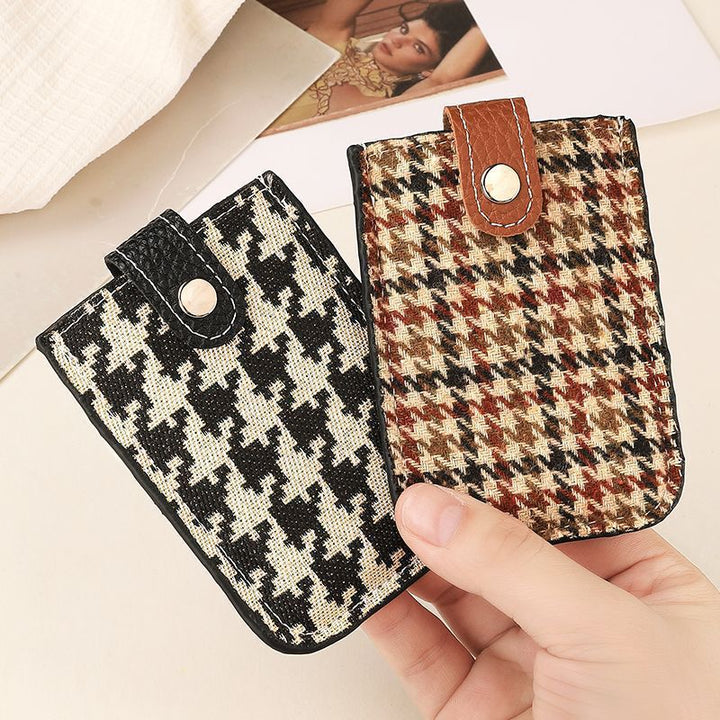 Elegant Textured Cardholder Bowlift