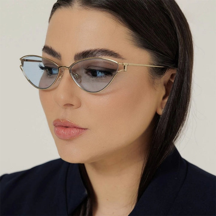 Women's Cat-Eye Sunglasses with Protective UV Filter and Elegant Metal Frame Bowlift
