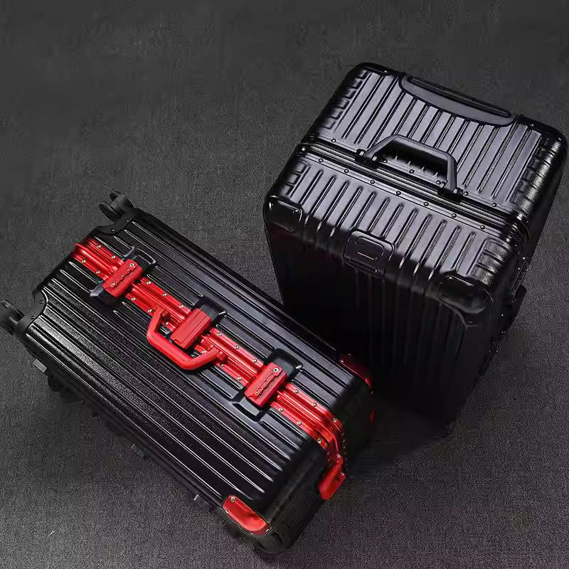 Sturdy Hardshell Spinner Suitcase