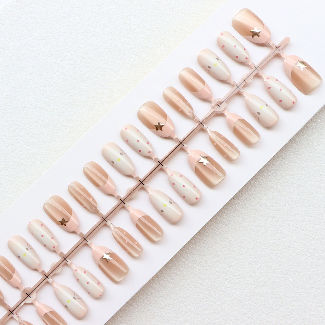 Elegant Minimalist Press-On Nail Set Bowlift