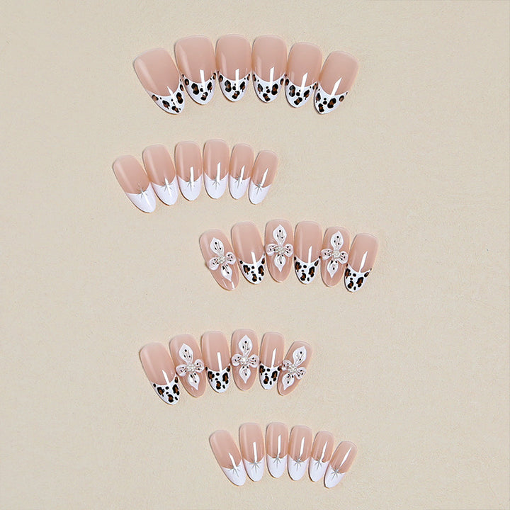 Glamorous artificial nails Bowlift