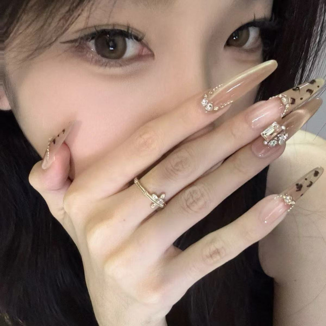Artistic Press-On Nail Set Bowlift