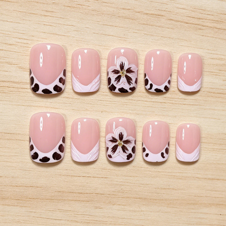 Elegant Floral Decorative Press-On Nails Bowlift