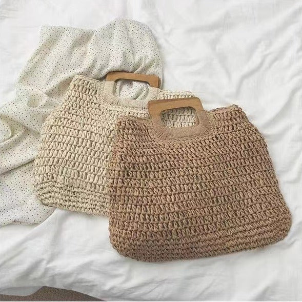 Designer handbag with practical wooden handle Bowlift