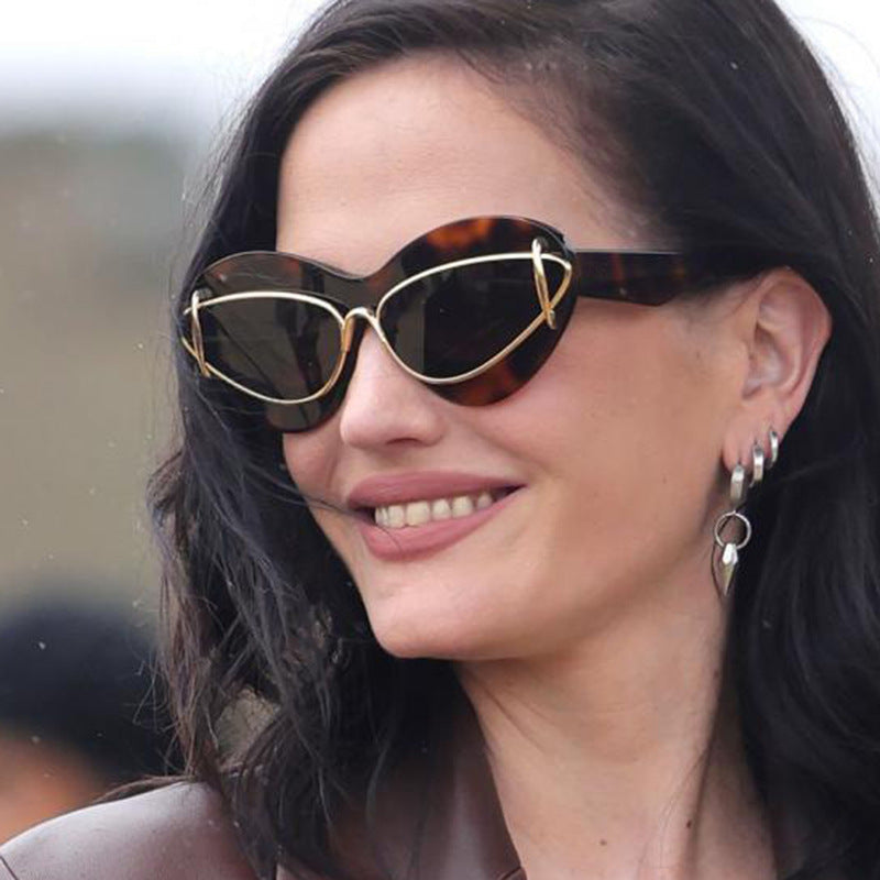 Women's extravagant cat-eye sunglasses Bowlift