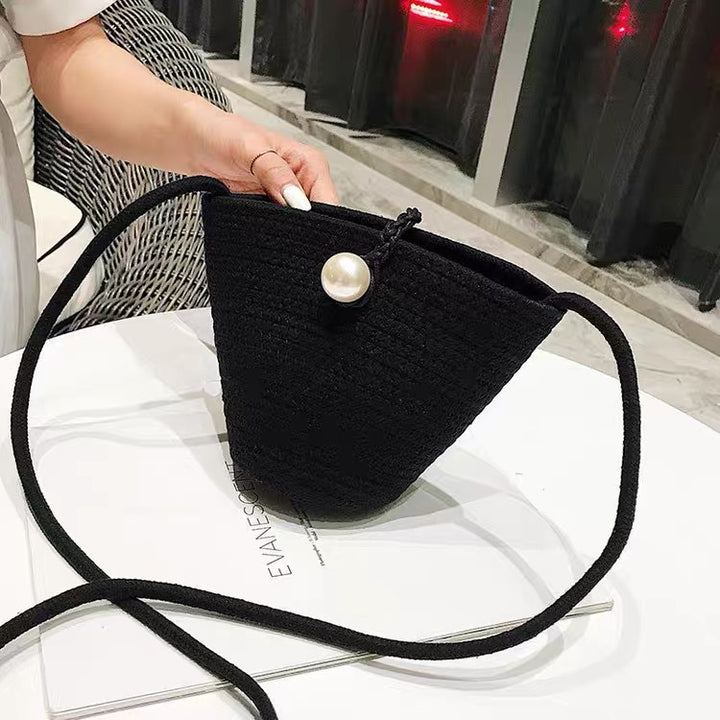 Elegant Handbag with Pearl Closure Bowlift