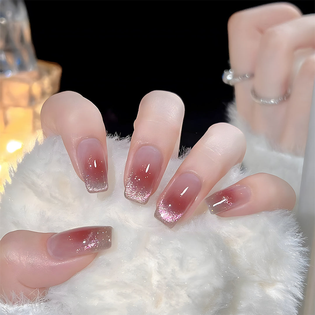 Artificial nail set with elegant glitter finish Bowlift