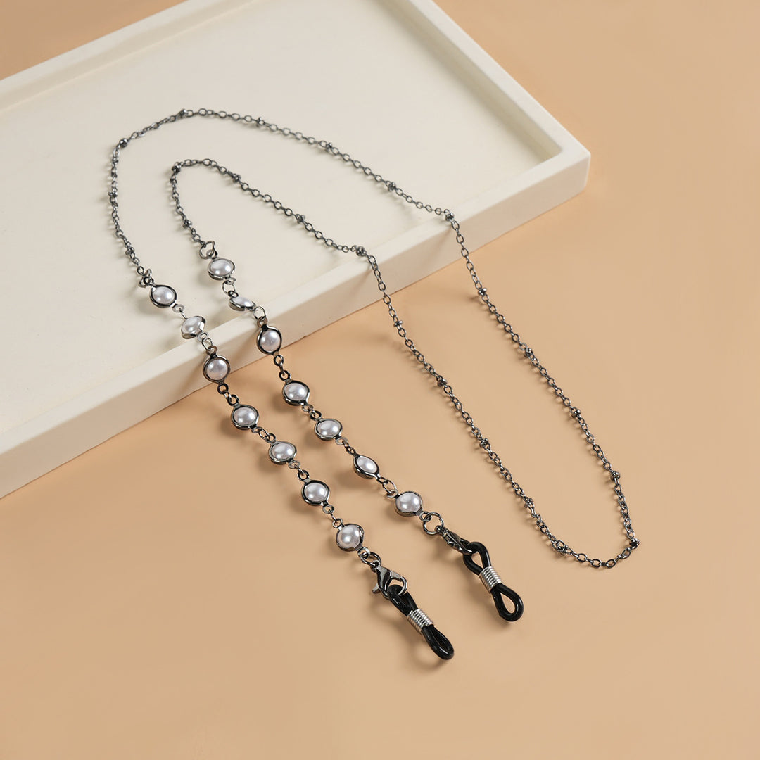Elegant Pearl-Linked Eyewear Chain Bowlift