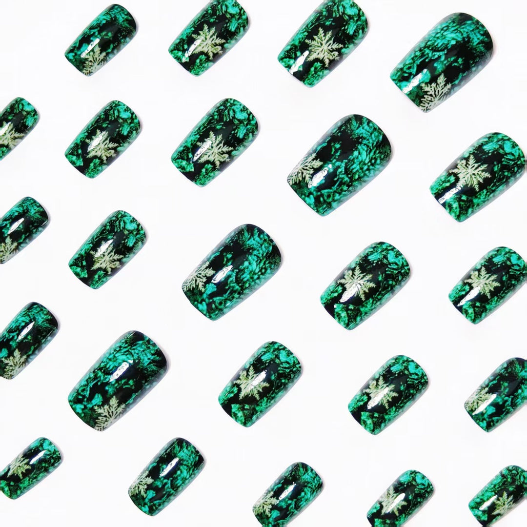 Creative artificial nails with a winter snowflake design Bowlift