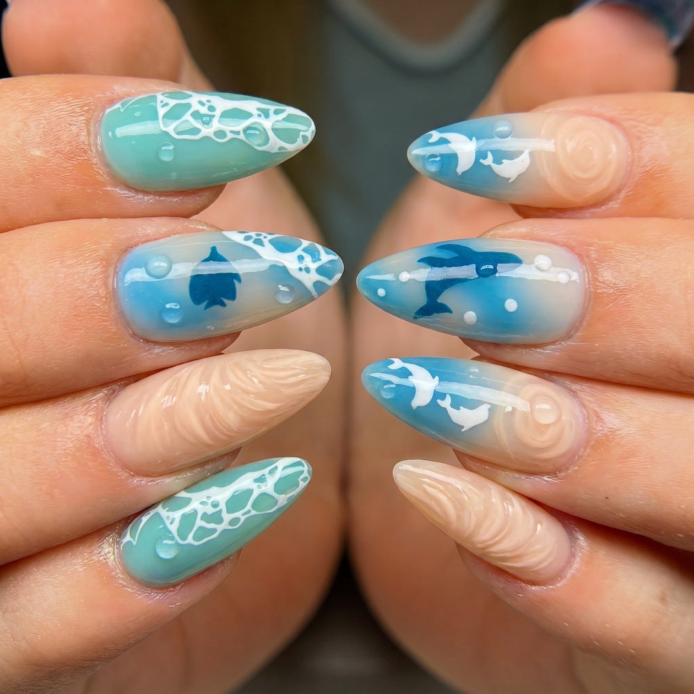 Underwater-themed art nails Bowlift