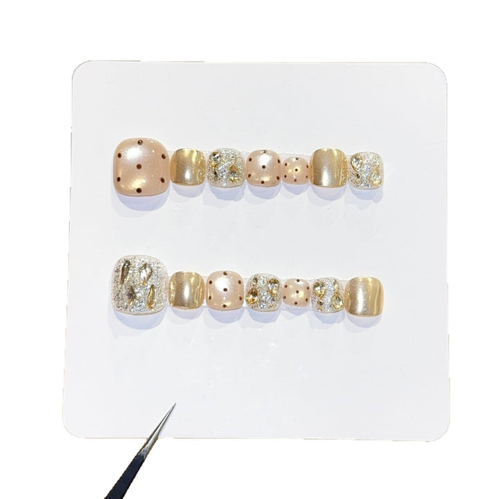 Glittering Nail Tips Bowlift