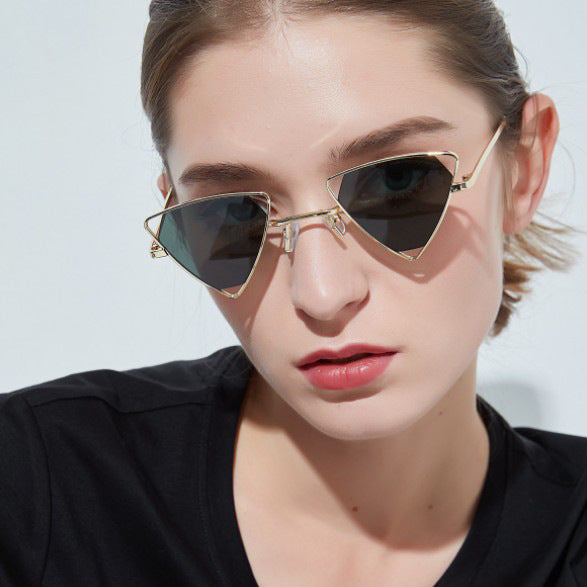 Ladies geometric sunglasses with elegant metal frame Bowlift