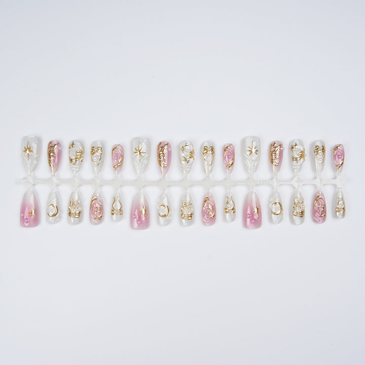 Artificial nail set with filigree golden accents Bowlift