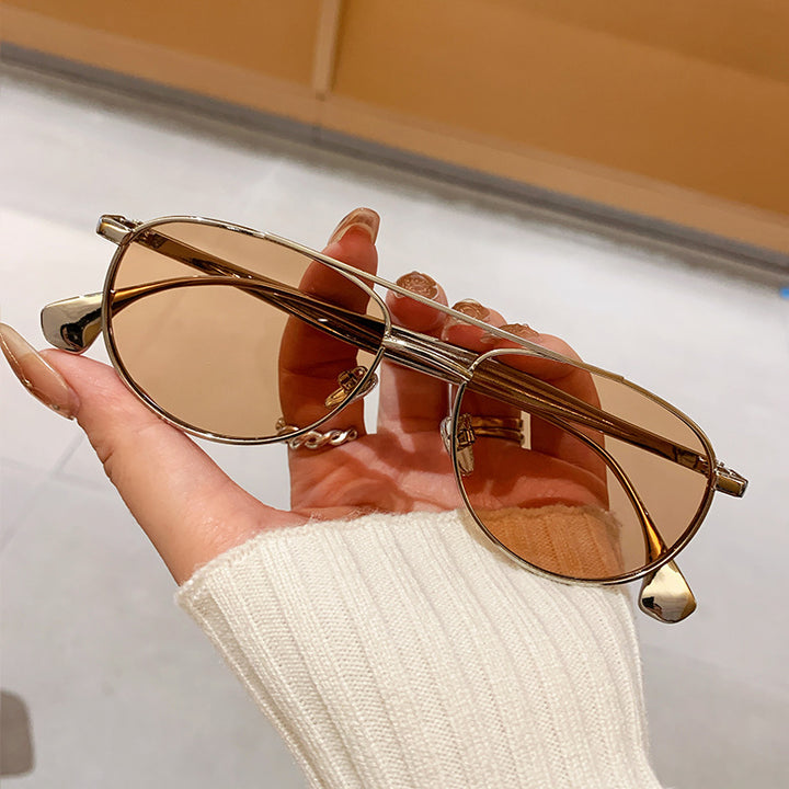 Ladies fashionable pilot sunglasses with elegant gold frame Bowlift
